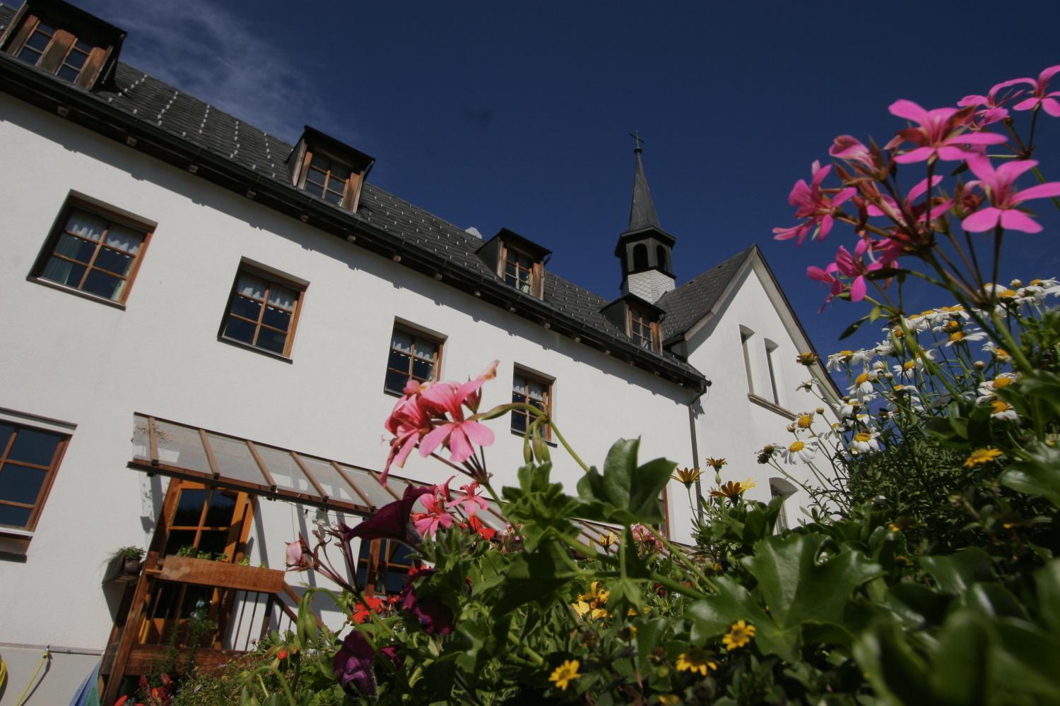 Seminar- Und Gaestehaus Im Kloster ベツァウ エクステリア 写真