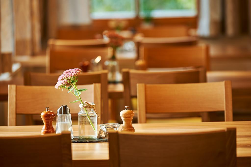 Seminar- Und Gaestehaus Im Kloster ベツァウ エクステリア 写真