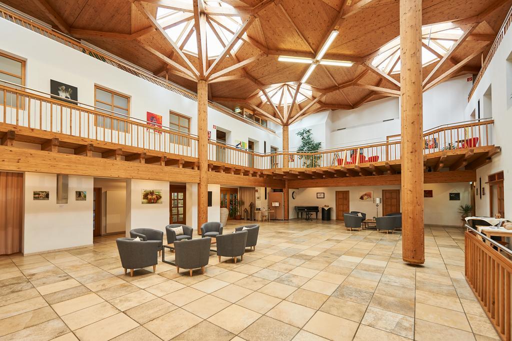 Seminar- Und Gaestehaus Im Kloster ベツァウ エクステリア 写真